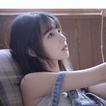 地铁呕血女孩患罕见病8年花费超百万